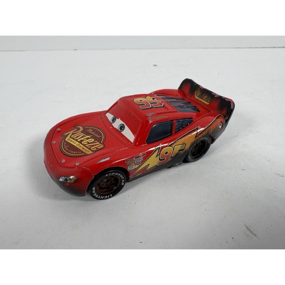 Disney Pixar Cars Lightning McQueen Rusteze #95 Diecast Toy Car Red